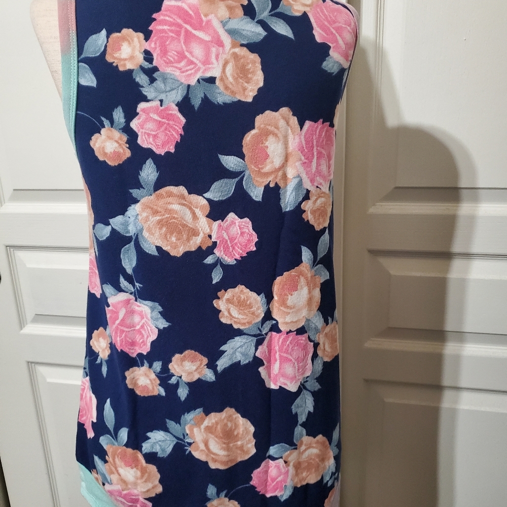 Tank Top - Picture 3 of 4